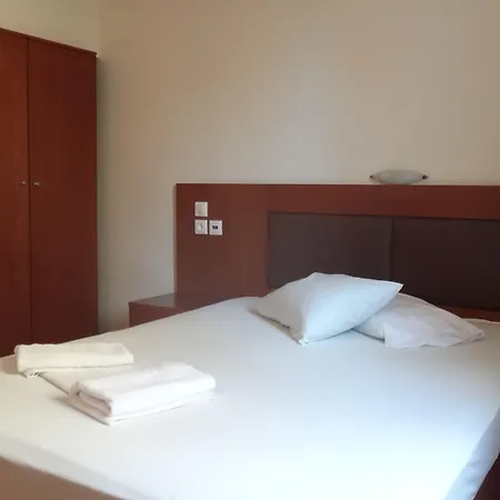 Dia Aparthotel 3*