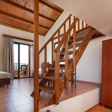 Dia Aparthotel